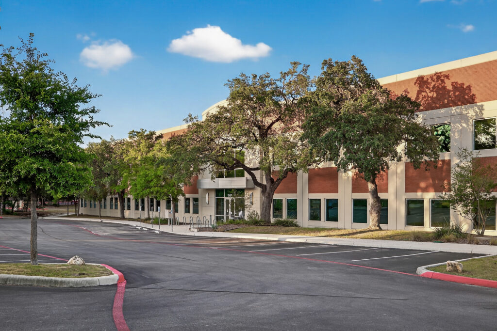 220_oaks_uni_bus_park_0220